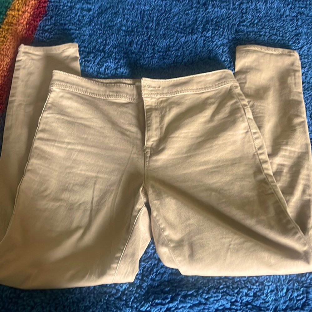 Super soft high waisted pants.
